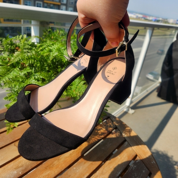 NWOT Call It Spring Suede Black Heels - Picture 1 of 8